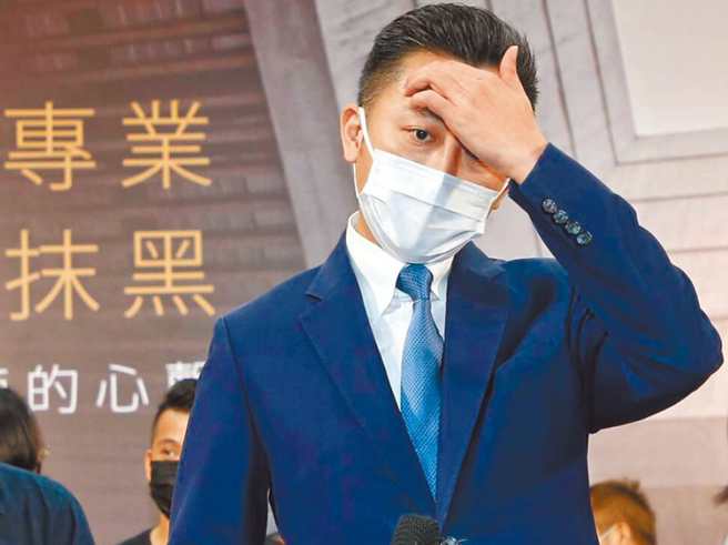 林智堅午夜發mail給台大，被網友諷「鬼月不意外」。（趙雙傑攝）