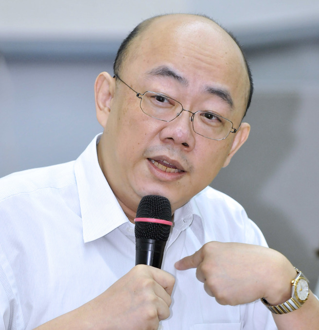 郑运鹏和林智坚、郑文灿被称为「桃园铁三角」，但郭正亮表示，「林智坚之后绝对不会出现在桃园，他一定是回去新竹帮沈慧虹选举」。图为林智坚和沈慧虹。（沈慧虹团队提供）