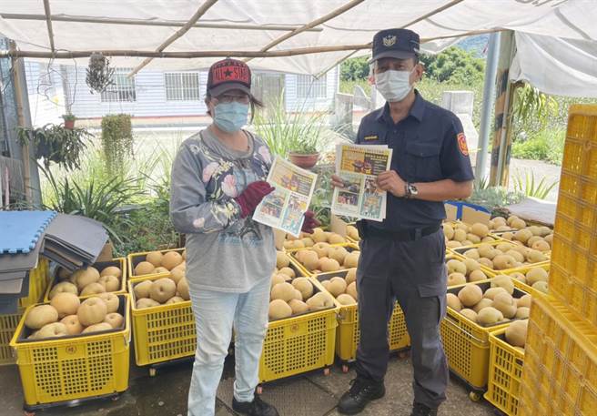 东势警分局土牛派出所启动「护农专案」，与当地守望相助队、农民合作联防，共同守护辛劳耕作的果实。（警方提供）