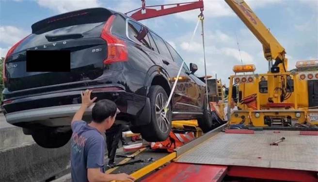 林男百万休旅车才刚买不久。（翻摄照片／李京升苗栗传真）
