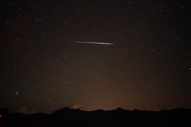 2022英仙座流星雨將於8月13日登場，圖為2018英仙座流星雨。(南瀛天文館提供／曹婷婷台南傳真)