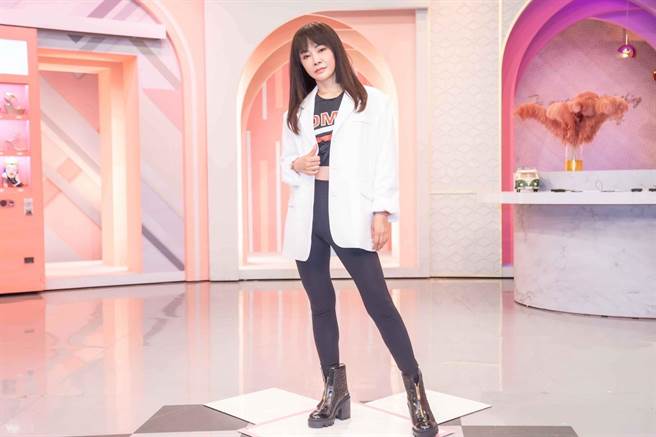 柴智屏近期出书，到《女人我最大》 进行宣传。（TVBS提供）