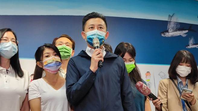林智堅競選辦公室發言人黃韋鈞表示，林智堅市長感謝總統的支持，相信事證會還他清白。（賴佑維攝）