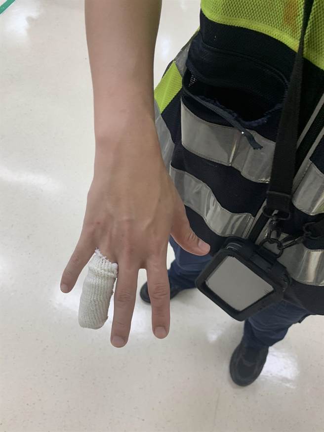 當時2名員警壓制湯男時受輕傷，送醫後所幸無大礙。（台中市警第一分局提供／張妍溱台中傳真）