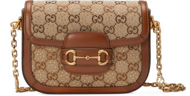 Gucci Horsebit 1955系列水晶钻饰金属炼带包12万3400元、Gucci Horsebit 1955系列蜥蜴皮革金属炼带包 ，24万6300元。（Gucci提供）