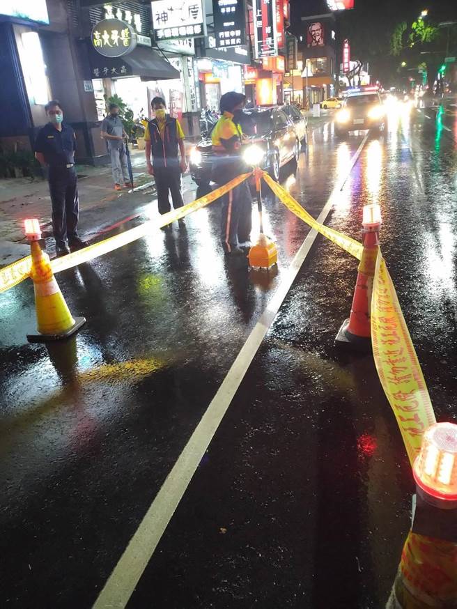 大順路面不明原因凸起。（翻攝照片／高雄洪靖宜傳真）