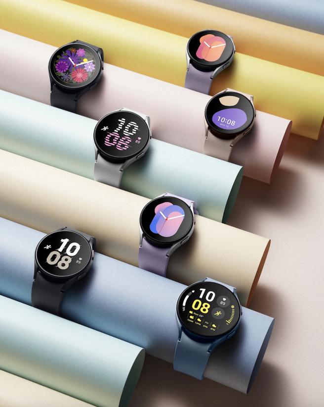 三星全新的Galaxy Watch5 推出了蓝牙与LTE版本，40mm推出了石墨黑、银、粉金 3色，44mm则推出了石墨黑、银、蓝 3色，定价为美金279元起（台币约8380元起），8月26日起于特定市场上市，台湾目前上市时间未定。（三星提供）