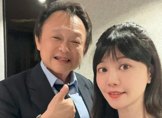 林智坚宣布退选桃园市长，不少绿粉将目标转移至反对力挺林智坚的王世坚（左）与高嘉瑜（右），灌爆2人脸书。（图／取自高嘉瑜脸书）