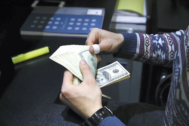 根据经验，10年期美债殖利率抵高点后表现不俗，金融次顺位债更亮眼。图／美联社