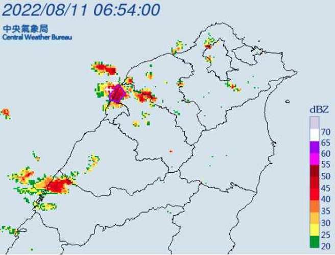 新竹县竹北等地有大雷雨。(气象局提供)