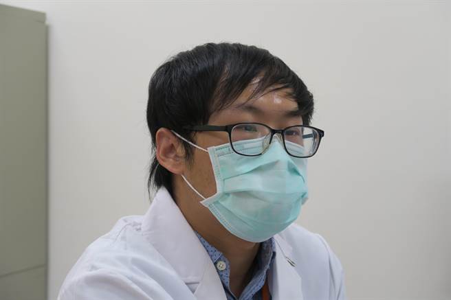 彰化医院肿瘤中心主任宋时雨呼吁B肝带原者，一定要定期每半年追踪一次。（吴敏菁摄）