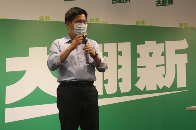 民进党新北市长参选人林佳龙表示，中国对台湾威胁升高，年底选举不只是一场地方选举。（陈慰慈摄）