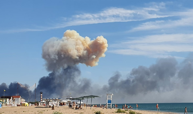 克里米亚一座俄国空军基地昨天剧烈爆炸。(图／美联社)