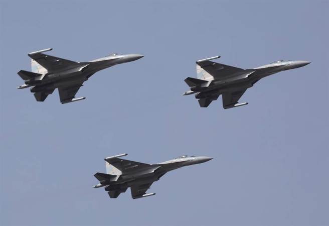 解放军空军苏－35战机的资料照。（新华社）