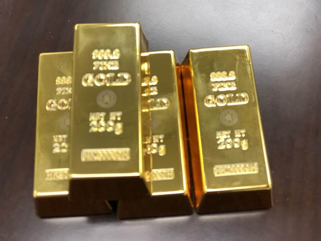 美元走升，黄金前7月进口10亿美元年减8％。(示意图／吴静君摄)