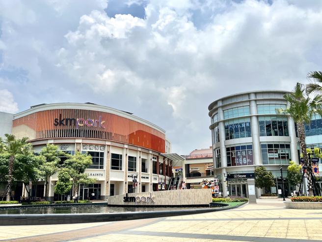 SKM Park Outlets 高雄草衙今（11日）盛大开幕。（吴奕萱摄）