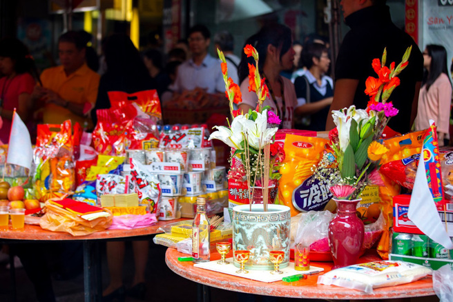 目前正值农历7月，周四为中元节，中元普渡是本月必做仪式。（示意图/ Shutterstock）