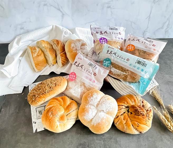 萊爾富聯名岩島成開賣「無蛋奶麵包」，強調柔軟度升級。（萊爾富提供）