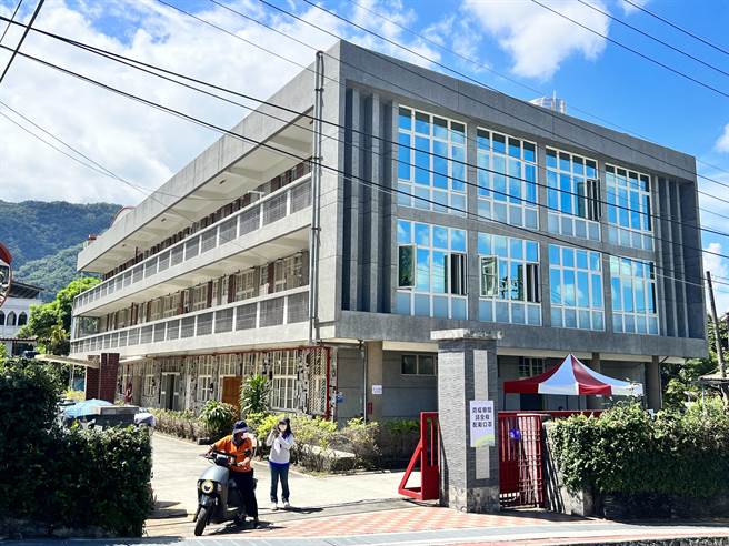 天主教道明传教修女会在屏东三地门乡创立的「少女城」，因应高龄化时代来临，成了6大长照服务于一体的社区照顾中心。（谢佳潾摄）