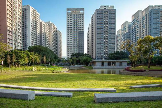 （日胜生下半年业绩重点为「日胜幸福站」庭园楼中楼「发现之旅」持续销售入帐，日前荣获建筑业奥斯卡奖美誉的「全球卓越建设」金奖的殊荣，近期来客量持续升温。图∕日胜生提供）