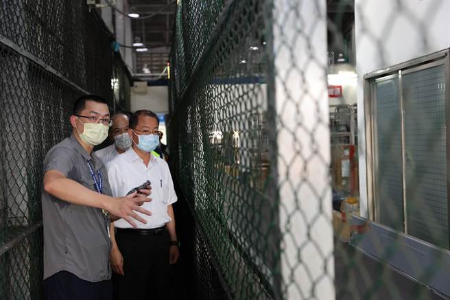 警政署長黃明昭親赴桃園機場視察貨棧工作。（翻攝照片／林郁平台北傳真）