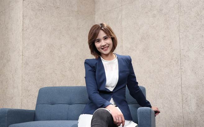 主播何橞瑢曾是社会线记者。（中天新闻提供）