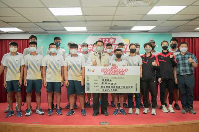 （取自黄伟哲脸书）