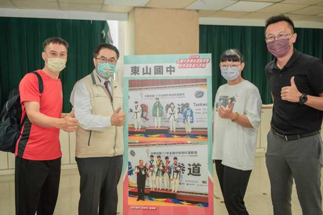 （取自黄伟哲脸书）