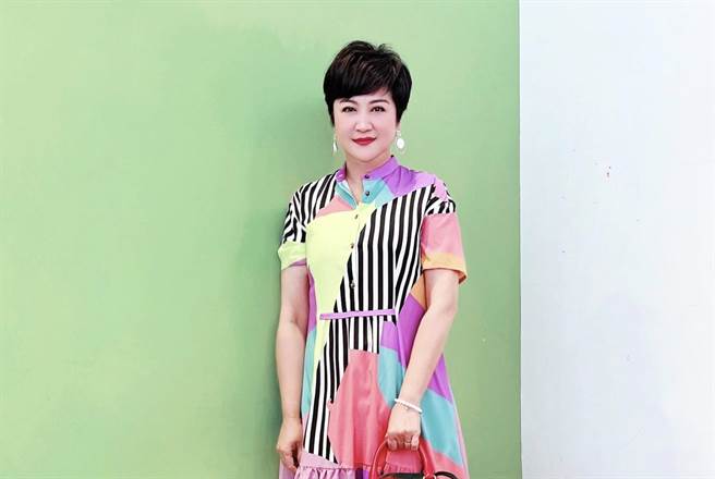 崔佩儀6月飛美與老公、兒子團聚。（經紀人提供）