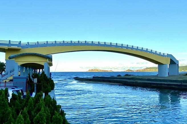 员潭溪出海口景观桥换新貌。　图：北海岸及观音山国家风景区管理处／提供 