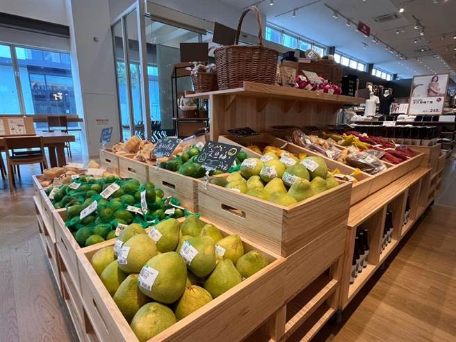 云林县文旦柚首发上市，与MUJI无印良品合作前进高雄冈山。（云林县政府提供／张朝欣云林传真）