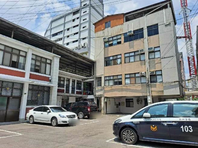 中市第一警分局警备队长黄文辉12日被发现倒卧停车场，紧急送医不治。（民眾提供）