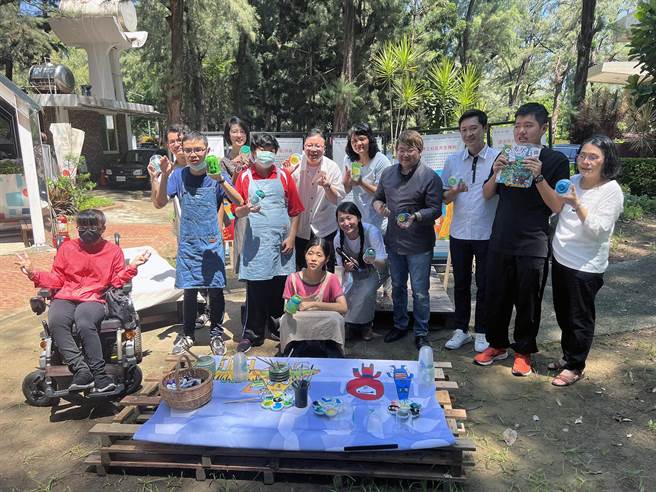 慢漫小画室将打造成为渔光岛在地艺文品牌，体现社区共融共好。（洪荣志摄）