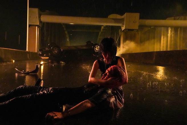 鄧紫棋日前拍攝新歌〈HELL〉MV。（華納音樂提供）