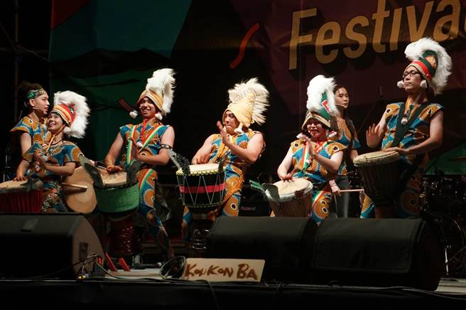 屏東FUN暑假夏日狂歡祭自上月30日開幕後，至今吸引逾60萬人次入園，活動也精彩連連，縣府將於13、14日安排紙風車兒童劇團等表演。（屏縣府提供／謝佳潾屏東傳真）