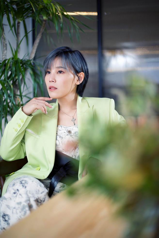 李佳薇推出新专辑《痛快》宣告演艺工作全面回归。（罗永铭摄）