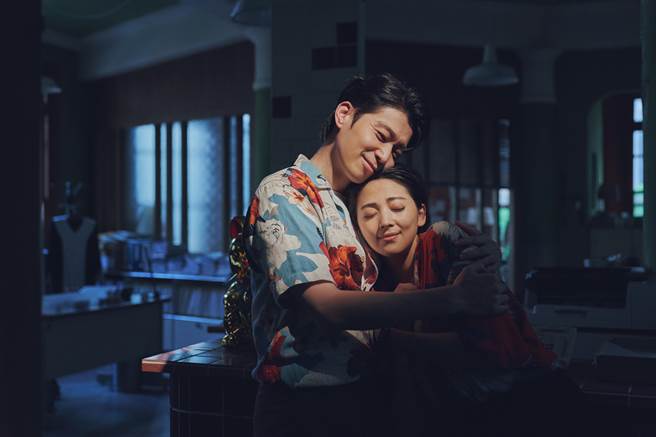 阿喜和侯彦西剧中组成「怪咖CP」，相当吸睛。（Disney＋提供）