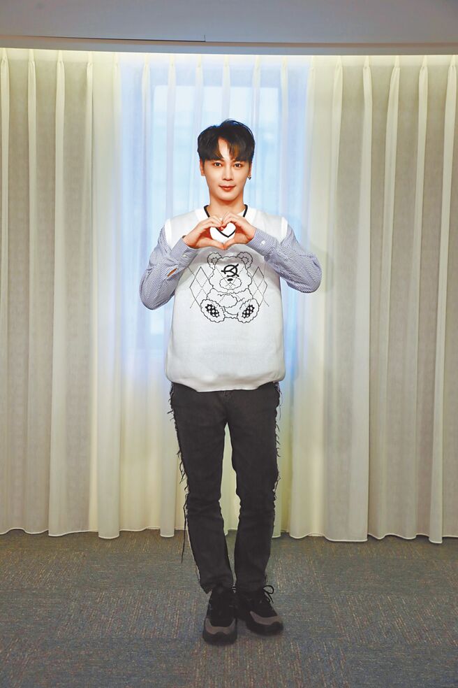 古曜威昨出席公益活动，暖心替小朋友募集餐费。（红心字会提供）