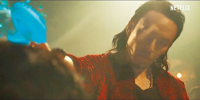 张震特别演出《毒枭圣徒》，与河正宇等大咖韩星飙演技。（截自YouTube）