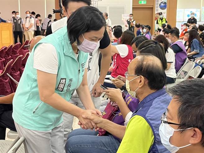 民眾黨桃園市長參選人賴香伶表示，自己是3個參選人裡面最先投入選戰、勤跑基層，相信自己還是最接地氣的人選。（陳夢茹攝）