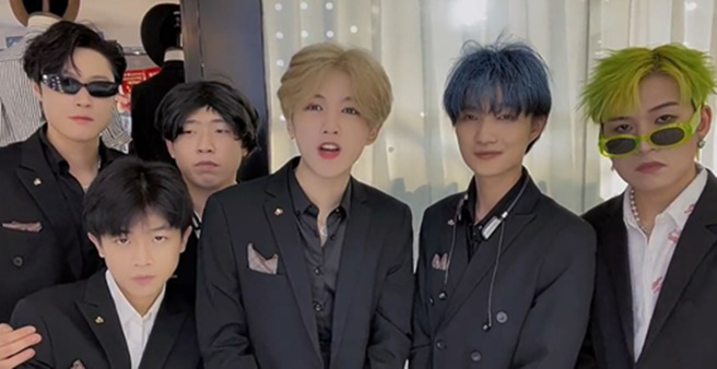 大陆男团ESO以模仿、恶搞EXO走红。（图／翻摄自 路哈抖音）

