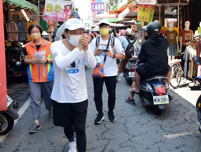 林智坚退选风波，前北市议员罗智强(左)仍批，既没认错、也不道歉。(林和生摄)