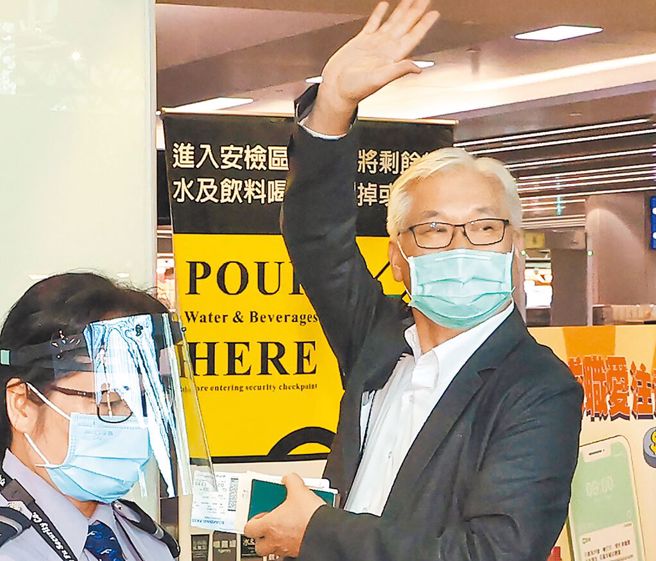 国民党副主席夏立言10日中午率团前往大陆访问。（陈麒全摄）