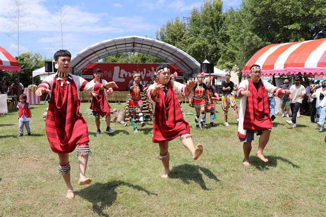 桃園市原住民族傳統文化活動，近年有愈來愈多年輕人參與。（蔡明亘攝）