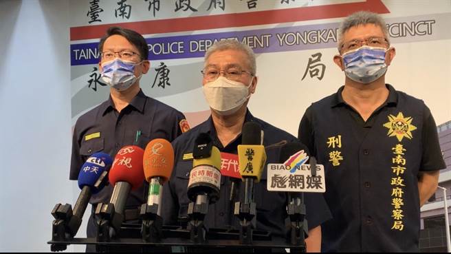 台南市警察局长方仰寧（中）呼吁民眾如遇周边民眾疑有欲前往柬埔寨打工请立即通报，让警方启动拦阻措施。（曹婷婷摄）