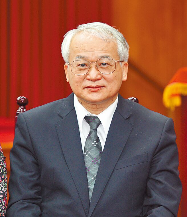 农田水利会改制合宪，蔡明诚（见图）及吴陈镮两大法官提不同意见书。（本报资料照片）