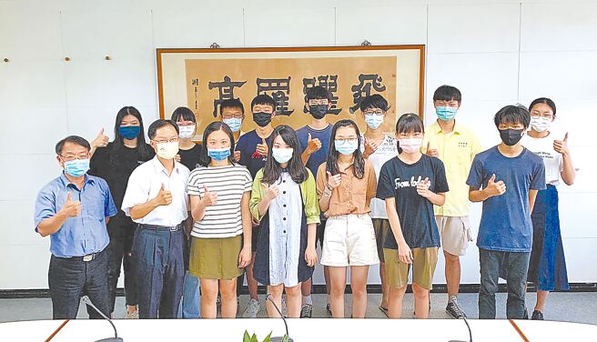 罗东高中学生参加分科测验，录取国立大学逾6成。（罗东高中提供／李忠一宜兰传真）