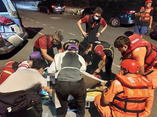 桃园新屋宫庙海边举办送煞法会3人溺毙。(消防局提供／吕筱蝉桃园传真)