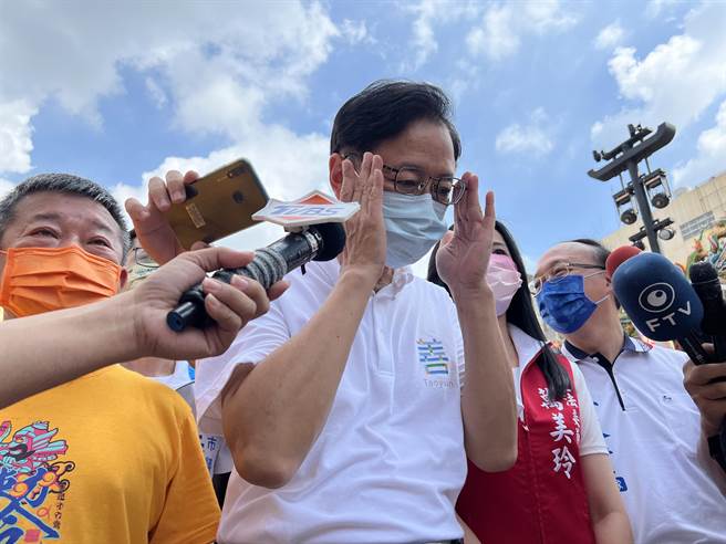 张善政14日反呛，民进党的投手太糟只会投四坏他也没办法，更批先发投手「已经偷服禁药被驱逐出场了！」(蔡依珍摄)