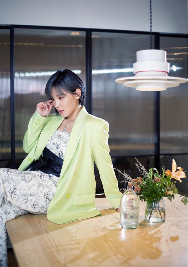 李佳薇推出新專輯《痛快》宣告演藝工作全面回歸。（羅永銘攝）